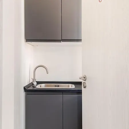 Moderno Vicino Metro M5 Apartamento