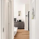 Moderno Vicino Metro M5 * ميلان
